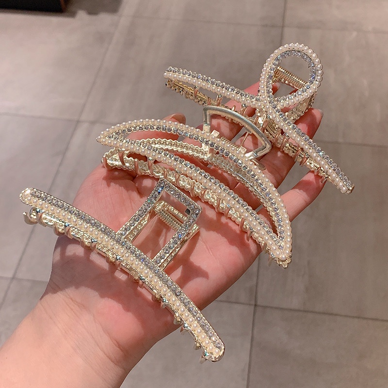 Kẹp Càng Cua Lớn Đính Ngọc Trai Sang Trọng Cho Nữ