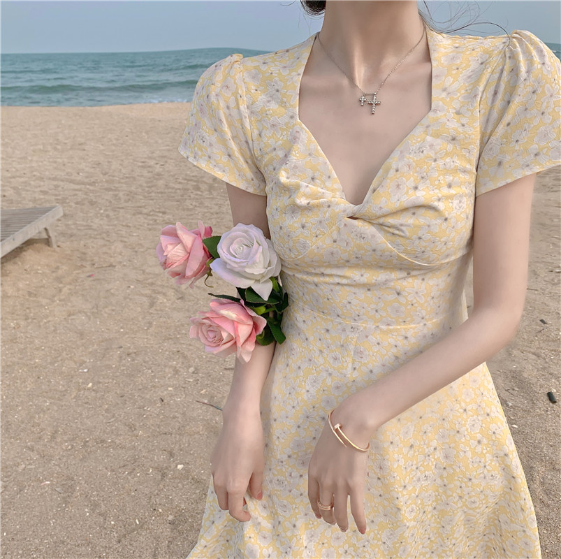 Đầm Voan Hoa Ngắn Tay Cổ Chữ V Xinh Xắn Theo Phong Cách Hàn Quốc