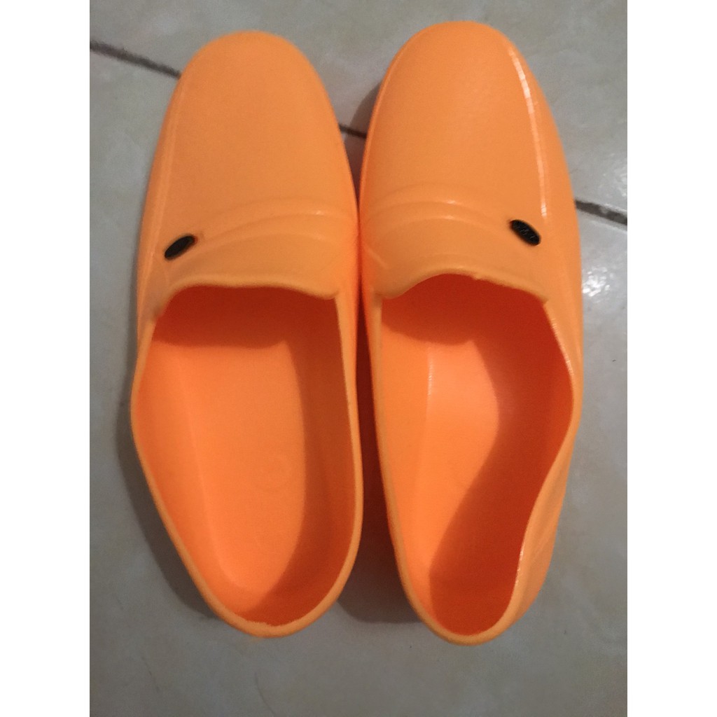 Giày nhựa lao động, giày xây dựng Hoa San size 39-43 mềm dẻo độ bền cao