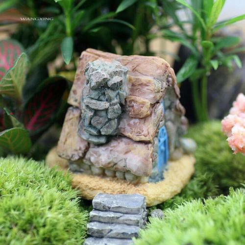 Mô hình ngôi nhà mini thiết kế ông già Noel để trang trí sân vườn