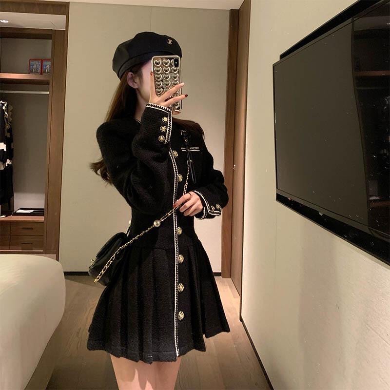 Váy dạ tweed đen xếp ly xoè dáng ngắn sang chảnh