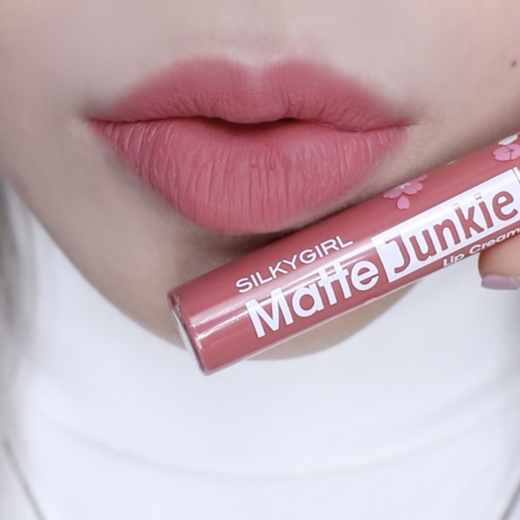 Son Kem Silkygirl Matte Junkie Lip Cream 5.8ml .#13 Hồng Sakura