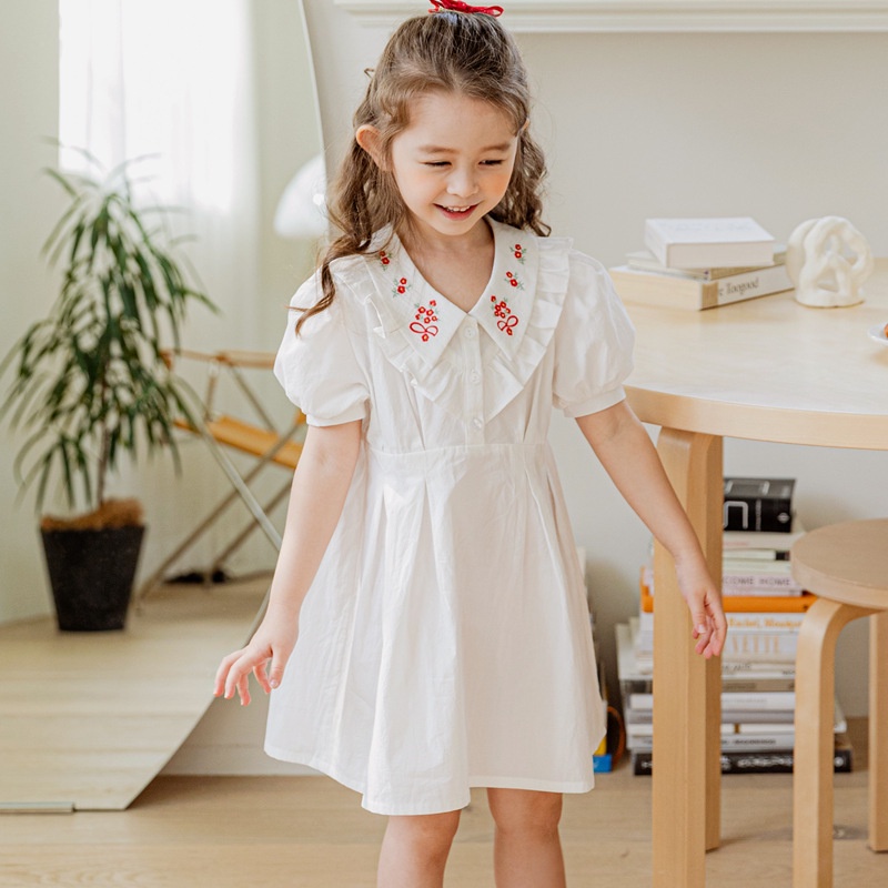 Váy Bebezoo cổ đức thêu hoa cho bé gái BEB2OP109