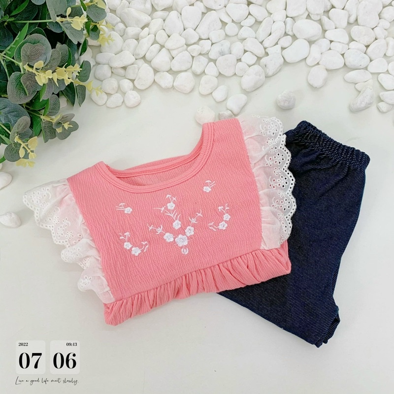 SBG433 - BỘ BÉ GÁI XUẤT DƯ ÁO HỒNG CÁNH TIÊN TRẮNG QUẦN GIẢ BÒ