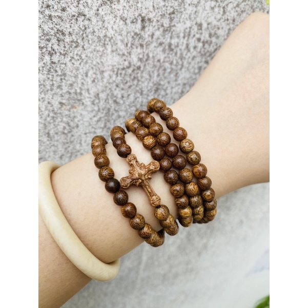 Chuỗi trầm tốc vườn mix charm thánh giá quấn 5 vòng tay