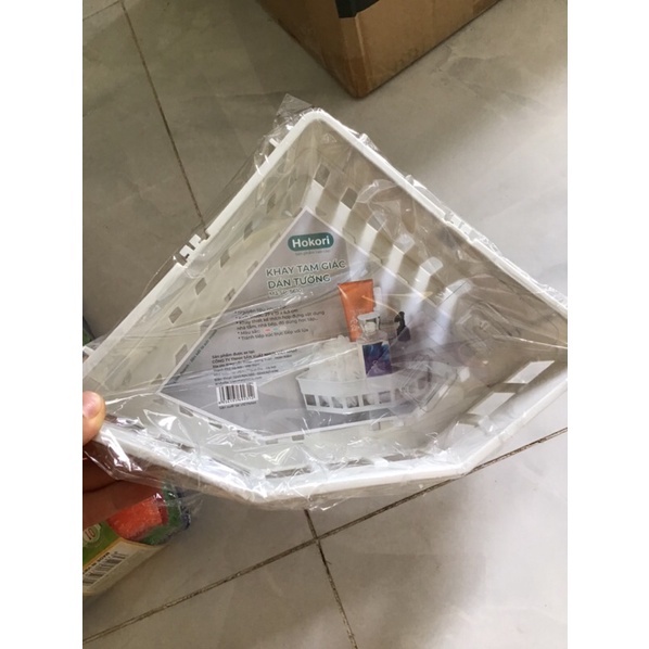 Khay tam giác dán tường Hokori, kệ góc nhà tắm dán tường loại xịn