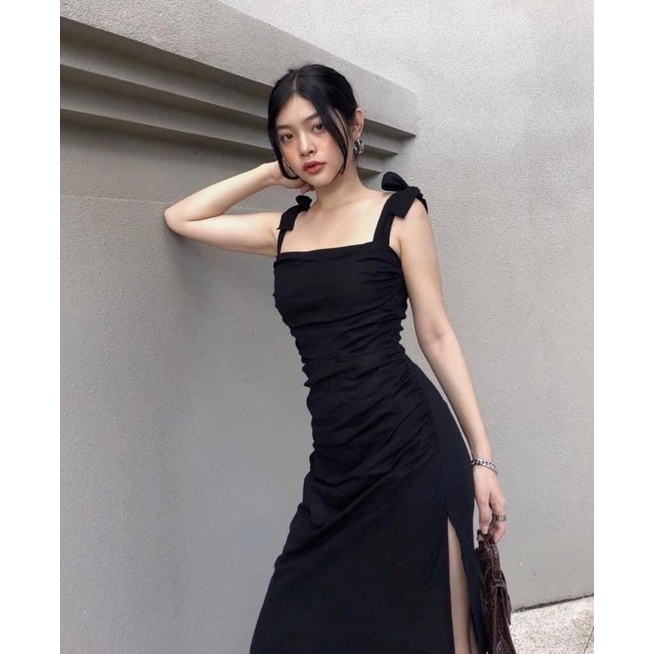 Đầm đen 2 dây tự cột nhún hông xẻ tà Sun Fashion