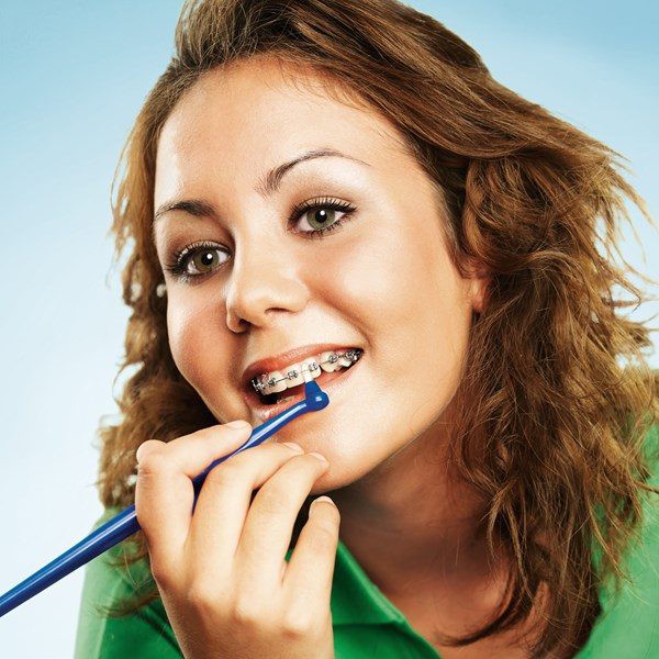 Bàn chải đánh răng cho người chỉnh nha, răng implant Tepe Interspace