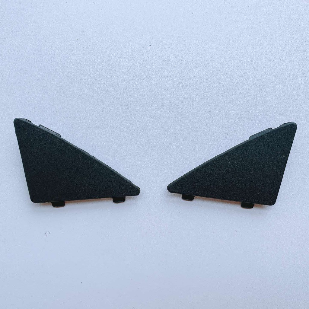 Mazda 3 nhựa tam giác phía trước, nắp đậy tròn phía sau (Giá cho 1 đôi) | BigBuy360 - bigbuy360.vn