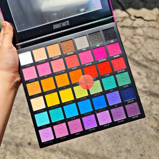 Bảng mắt Beauty Bay Bright Matte 42 ô