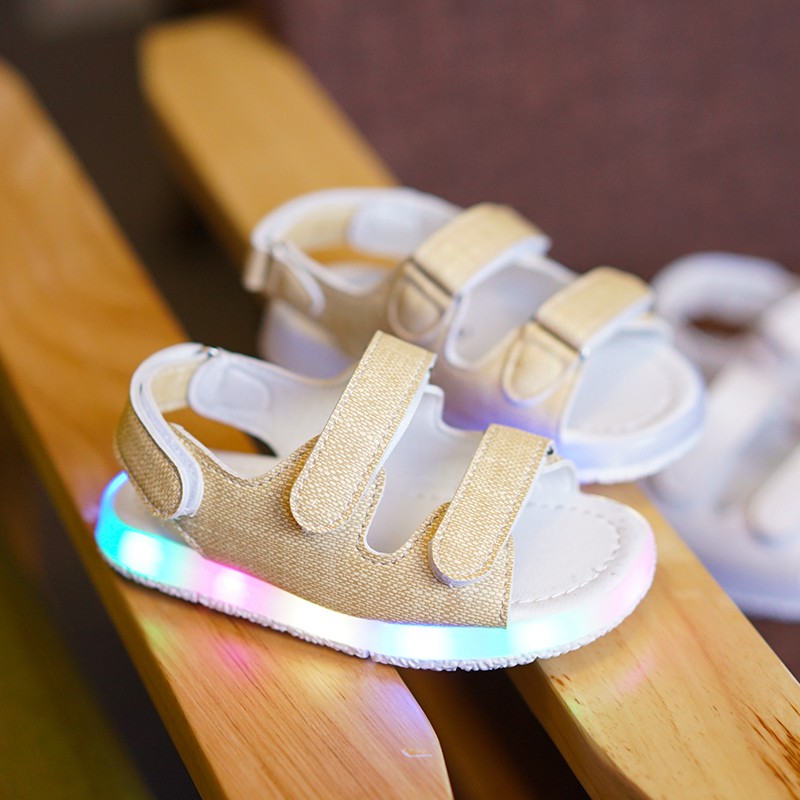 Giày sandal da đế đèn LED độc đáo thời trang cho bé