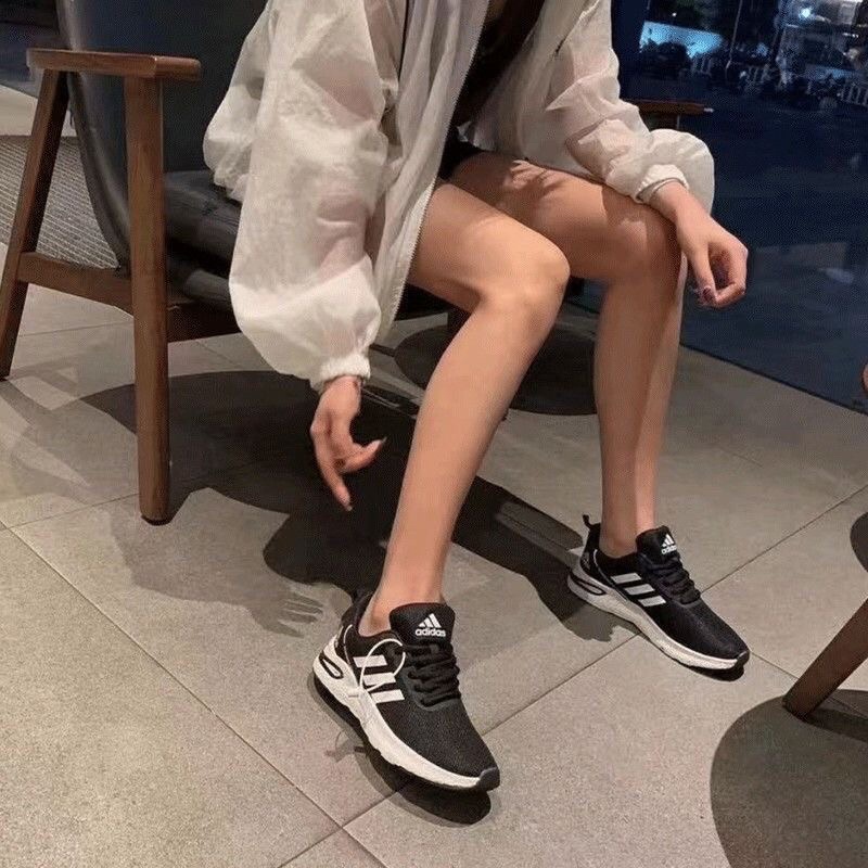 Giày thể thao đế mềm, thoáng khí, ôm chân màu đen đế trắng, giày sneaker dành cho nam và nữ HAD259