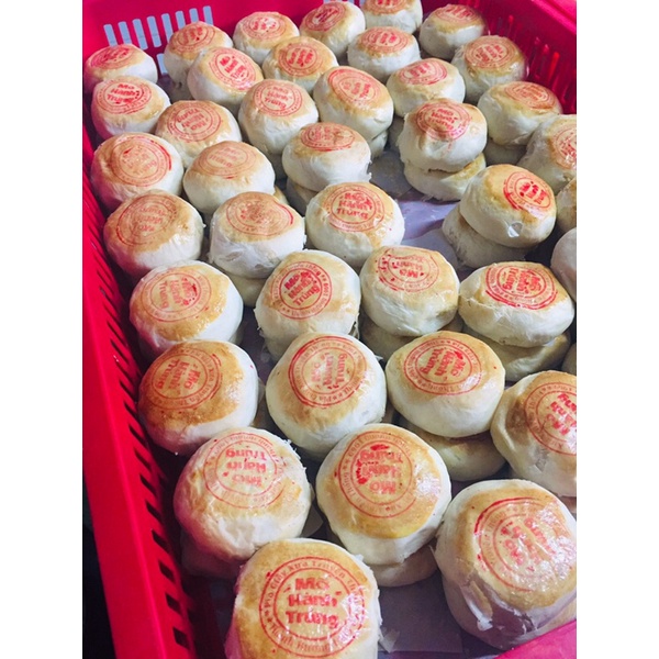 Bánh pía mỡ hành trứng Thành Hương- Pía gói giấy xưa truyền thống