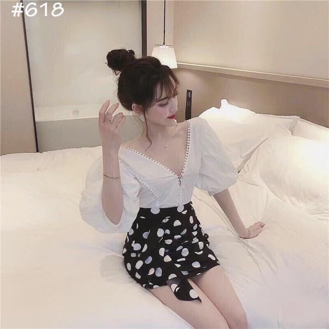Set áo tay phồng+chân váy chấm bi