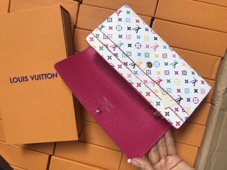 Ví lv khoá bấm hót 2018