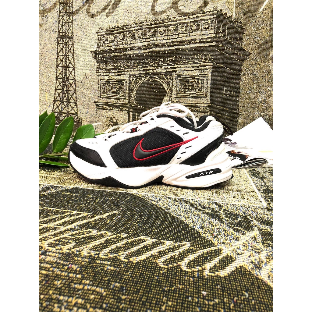 Đôi giày thể thao hiệu Nike Air Monarch chính hãng