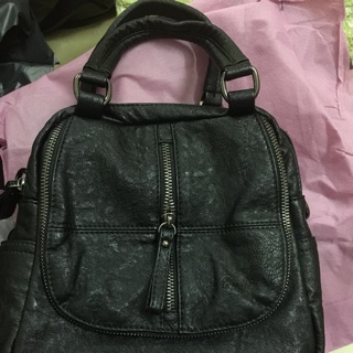 Balo đen mềm mại