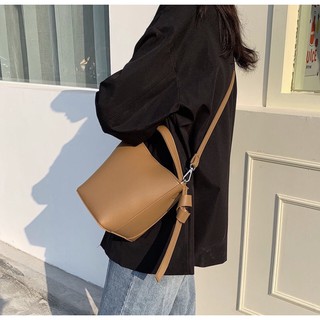 TÚI TRỐNG QUAI ĐEO CHÉO TÚI NHỎ ĐI KÈM MÀU NÂU HOT TREND 2019
