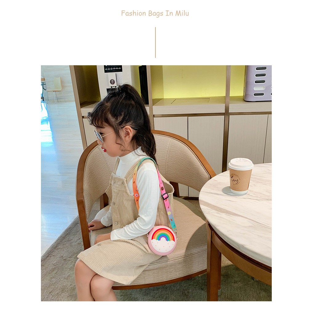 Túi đeo chéo thời trang Hàn Quốc hình tròn silicon cho bé gái Dương Kids
