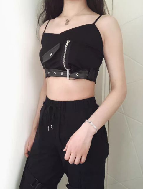 Áo hai dây croptop dáng bra phối khóa đai khoen phong cách hiphop chic punk dancer cá tính năng động