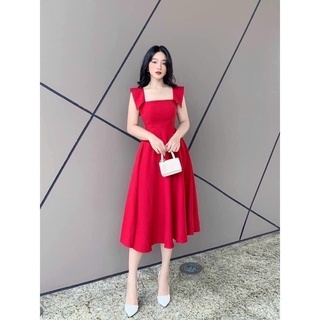 Đầm váy đỏ cổ vuông đắp vai sang chảnh đi tiệc