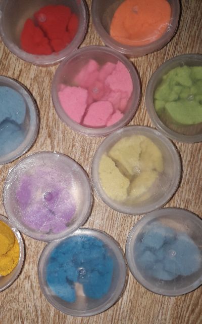 Sét 10 hũ cát động lực có nhiều màu khác nhau