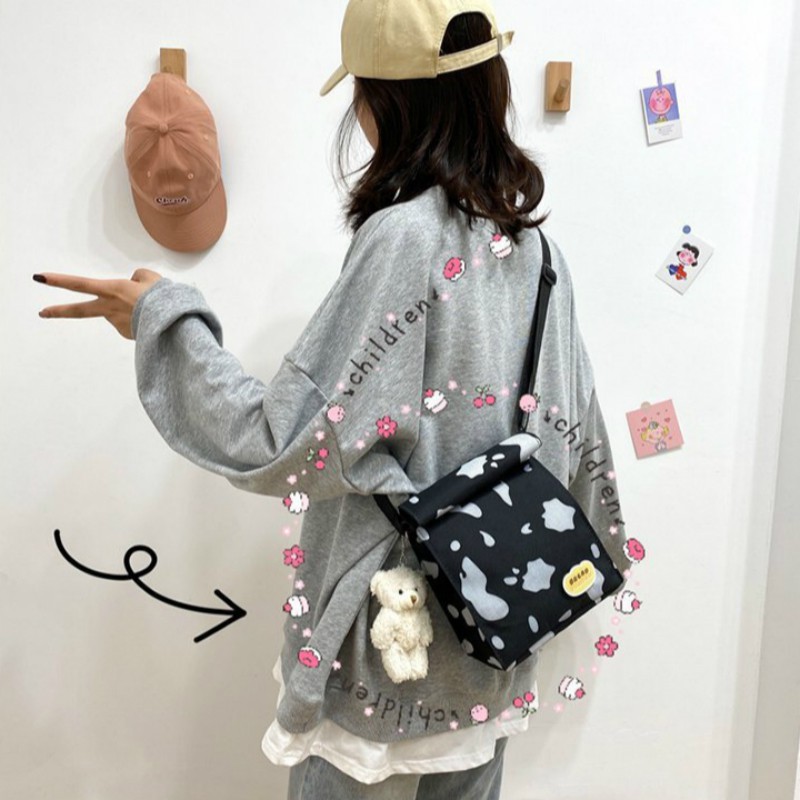 Túi Đeo Chéo Bằng Chất Liệu Vải Họa Tiết Bò Sữa Xinh Xắn Dành Cho Bạn Nữ | BigBuy360 - bigbuy360.vn