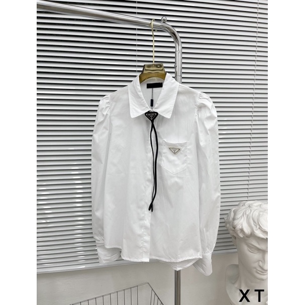 Áo sơ mi trắng prada kèm belt hàng QCL1