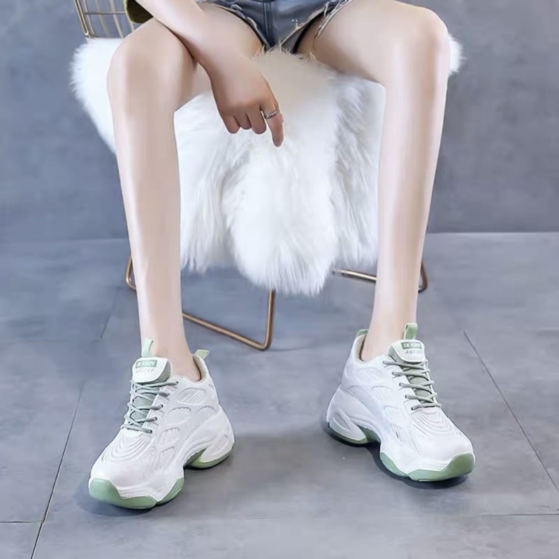 Giày Thể Thao Sneaker Nữ Thông Hơi Viền Xanh Siêu Đẹp