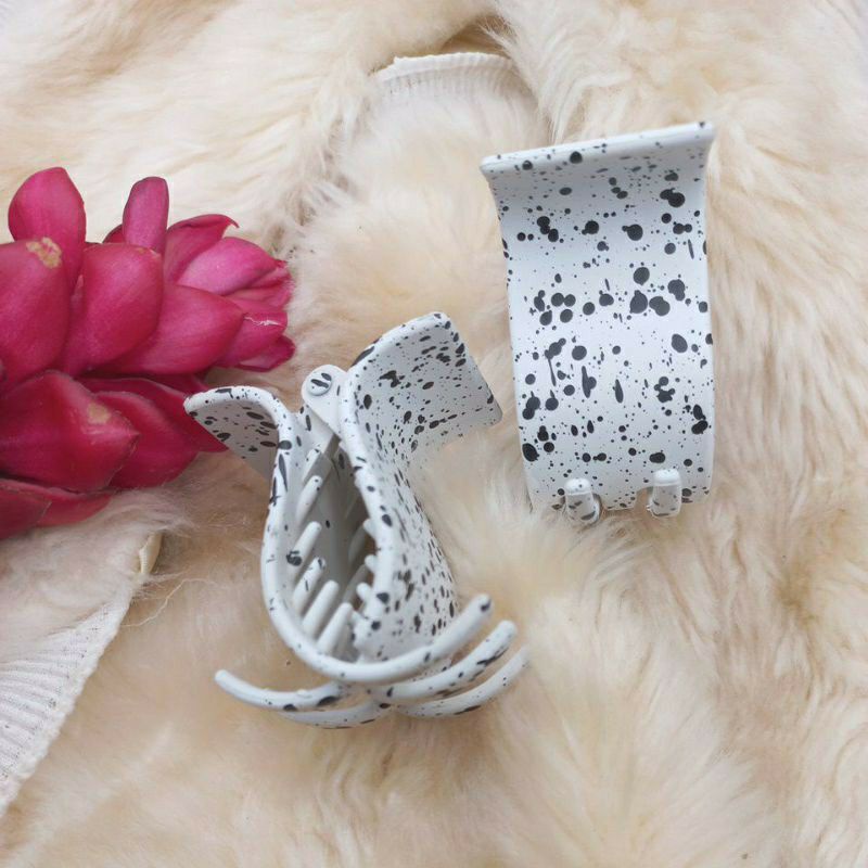 KẸP TÓC TRONG SUỐT IN BÒ SỮA