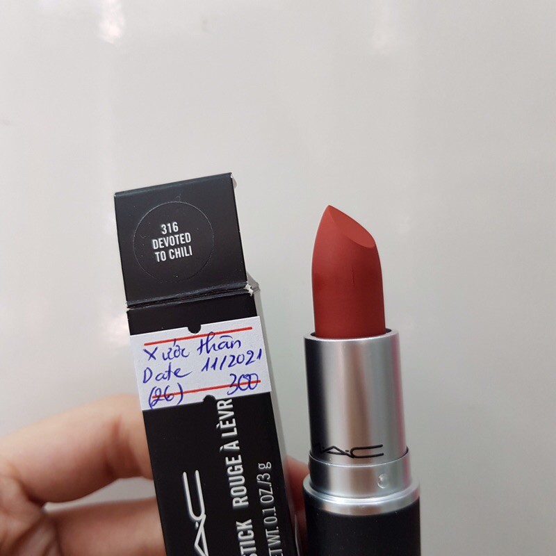 Thanh lý son MAC Powder Kiss màu Devoted To Chili lỗi như hình (Inbox số cụ thể để được hình chi tiết lỗi) | BigBuy360 - bigbuy360.vn