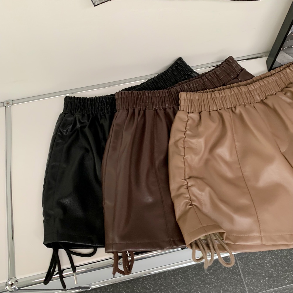 Quần short da lưng cao dáng ôm phong cách Hàn Quốc dễ phối đồ