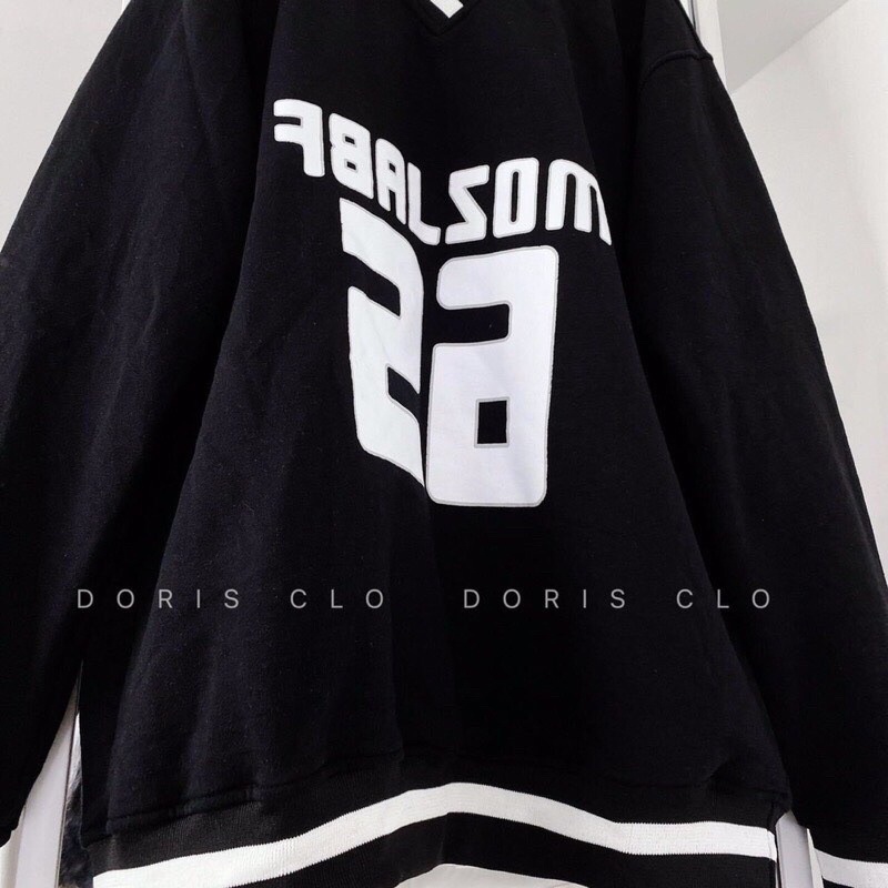 [ Mã 12FASHIONSALE1 giảm 10K đơn 50K ] Áo viền trắng chữ ngược cổ tim TT12 | BigBuy360 - bigbuy360.vn