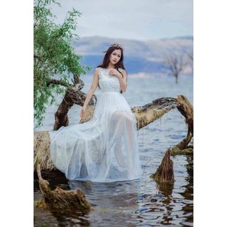 Đầm maxi sát nách lưới đính lông vũ sang trọng
