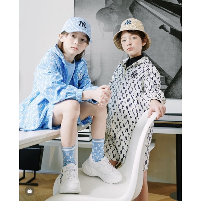 Áo khoác gió hoạ tiết MLB Tqxk