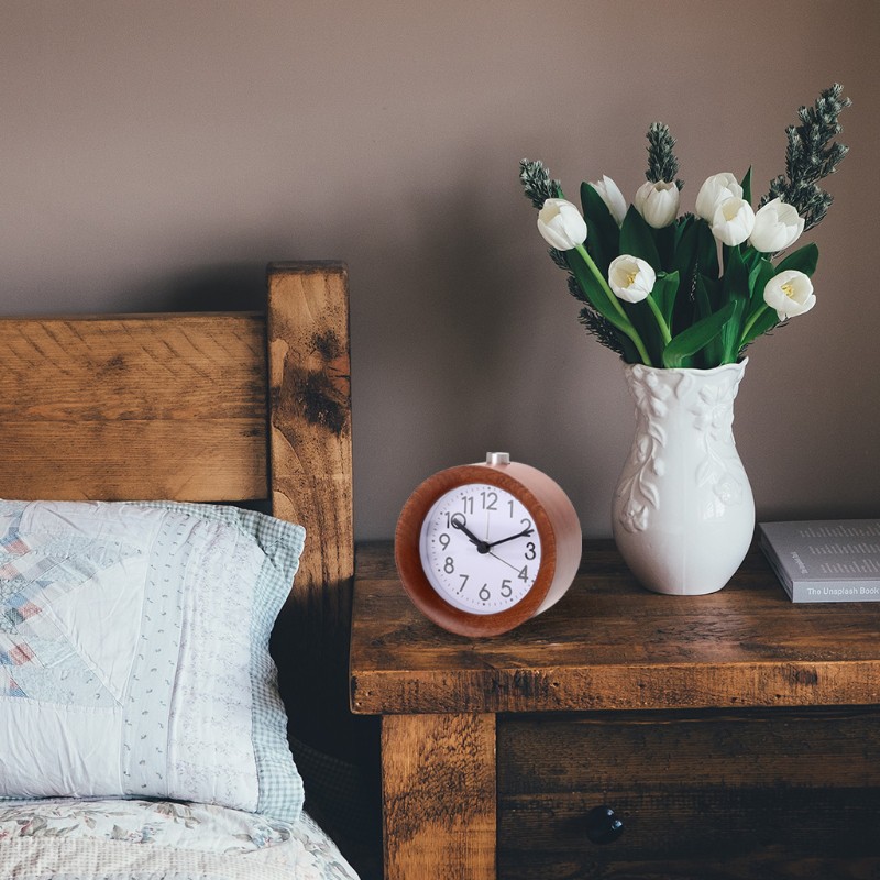 Đồng Hồ Báo Thức Để Bàn Hình Tròn Bằng Gỗ Thiết Kế Đơn Giản Sáng Tạo