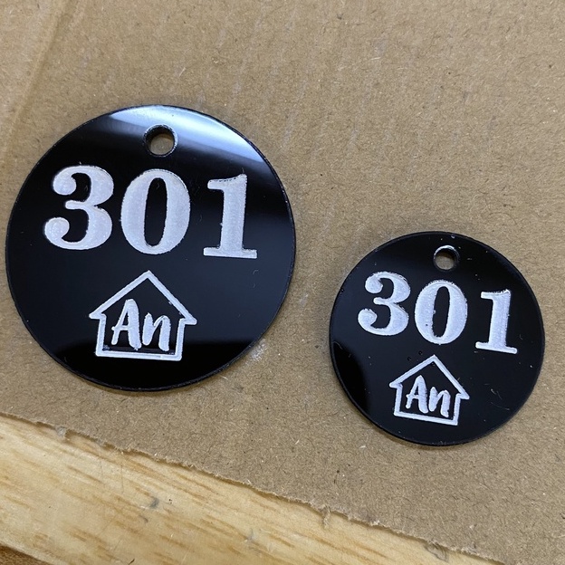 Móc khóa Mica cắt khắc laze theo yêu cầu