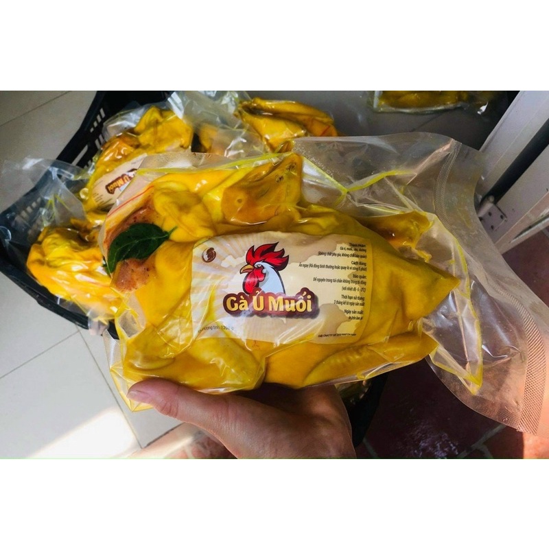 1 con gà ủ muối nguyên con (1.1-1.2kg)