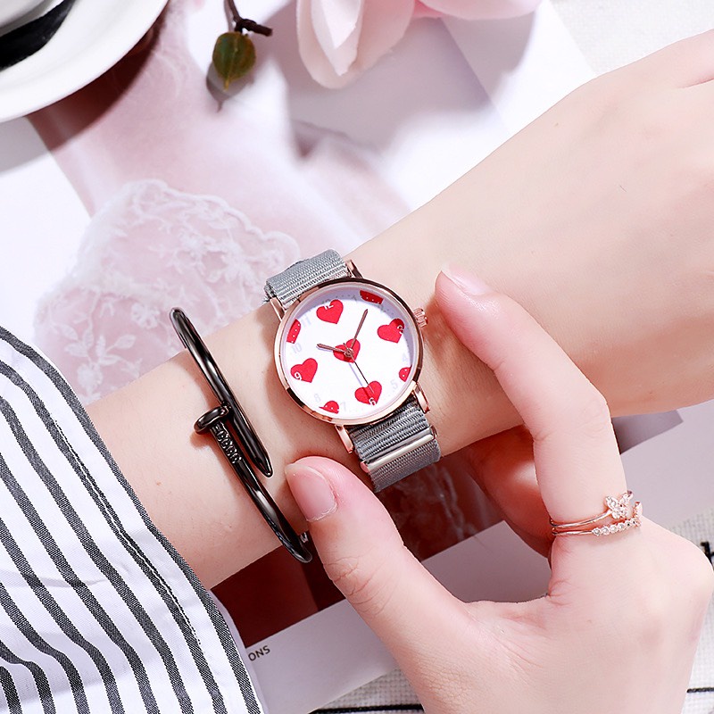 Đồng Hồ Nữ Dây Vải Hazo Mặt Tròn Mưa Tim Thời Trang Phong Cách - Hazo