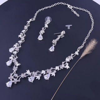 Bộ trang sức hạt sáng lấp lánh