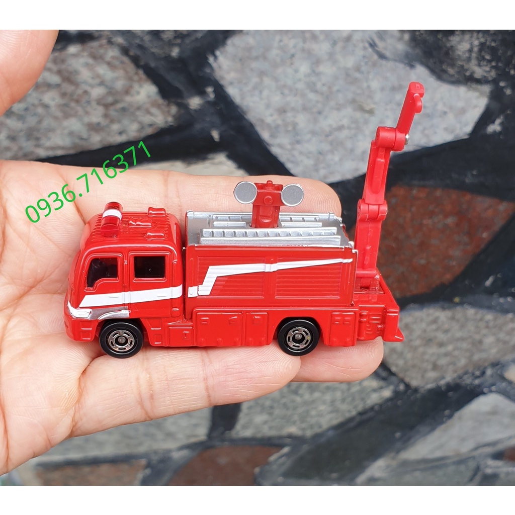 Mô hình xe cứu hộ tomica Nhật Bản có hộp No74