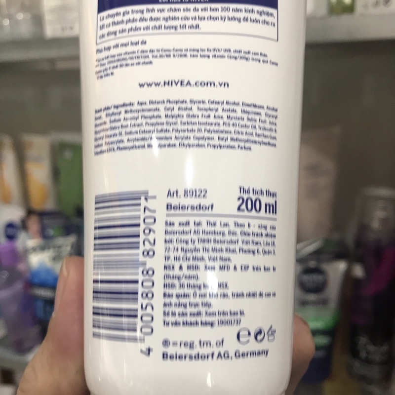 TINH CHẤT SERUM DƯỠNG THỂ DƯỠNG TRẮNG BAN ĐÊM NIVEA EXTRA WHITE NIGHT NOURISH 200ML