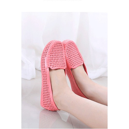 Giầy búp bê nhựa lỗ form to hơn 1 size dép thể thao nữ đế cao su đi làm đi chơi trong nhà êm chân 3L05