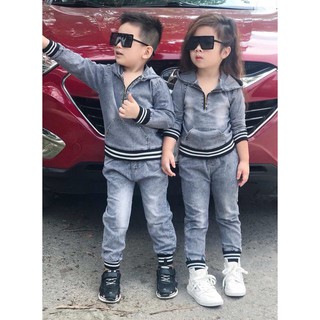 Bộ quần áo jean thu đông dành cho bé trai / bé gái ( có mũ )