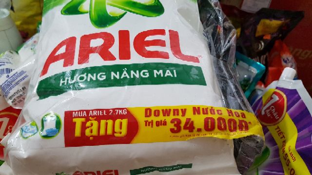 BỘT GIẶT ARIEL 2.7KG