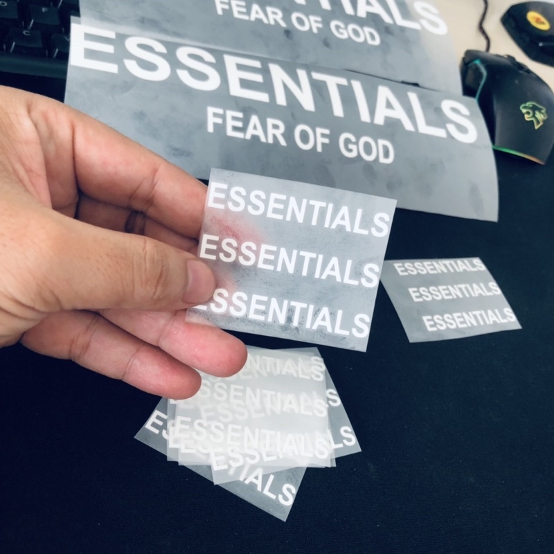 Chữ Essential ủi áo - Mua chữ To Tặng chữ nhỏ