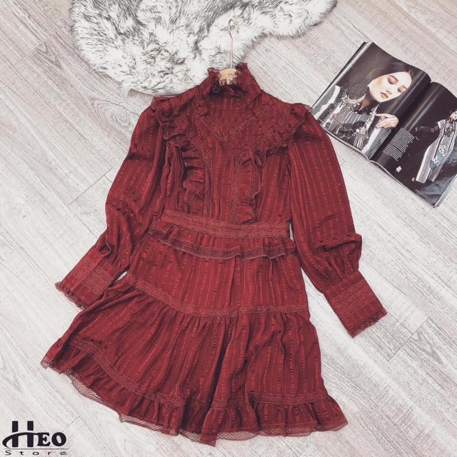 Váy búp bê cổ cao siêu xinh