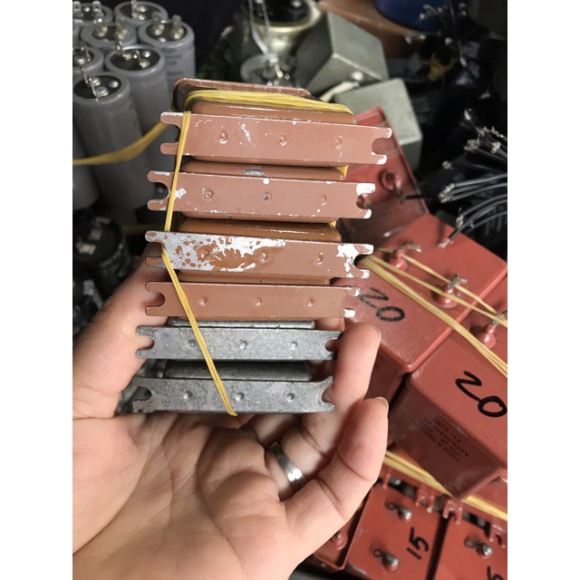 HOT-Tụ Nga 4uf 400v loại mỏng
