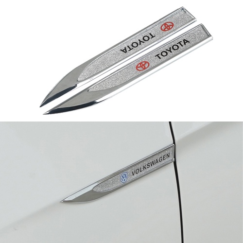 Bộ 2 Miếng Dán Kim Loại Trang Trí Cửa Xe Hơi Toyota Cross Wish Revo CHR Corolla Vigo Altis Tiger Yaris