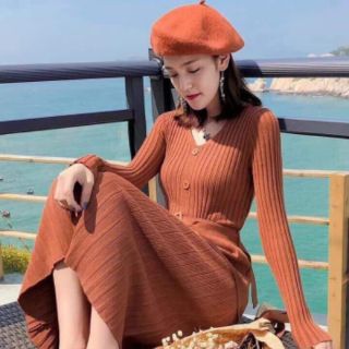 Đầm len cổ tim quảng châu.